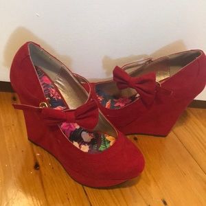 Red Bow Tie wedges